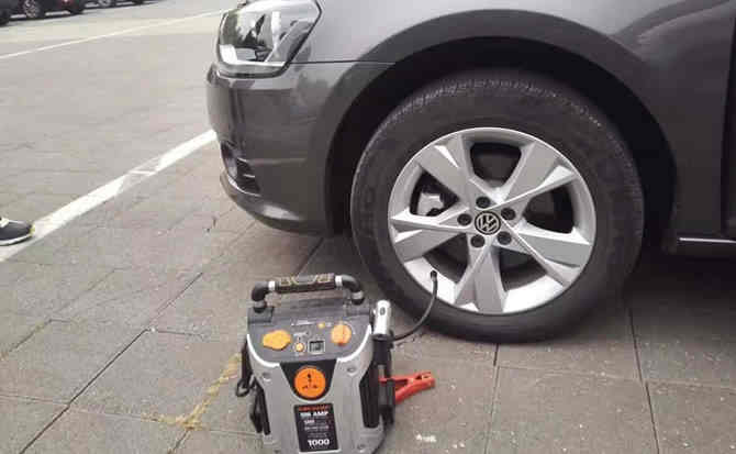 卓尼汽车搭电案例
