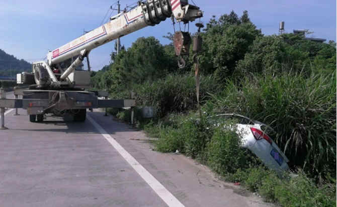 卓尼重载吊车救援 卓尼重载吊车救援